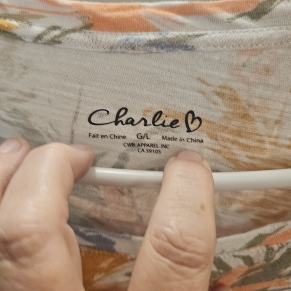 Charlies Multicolor Floral Top - Picture 2 of 6